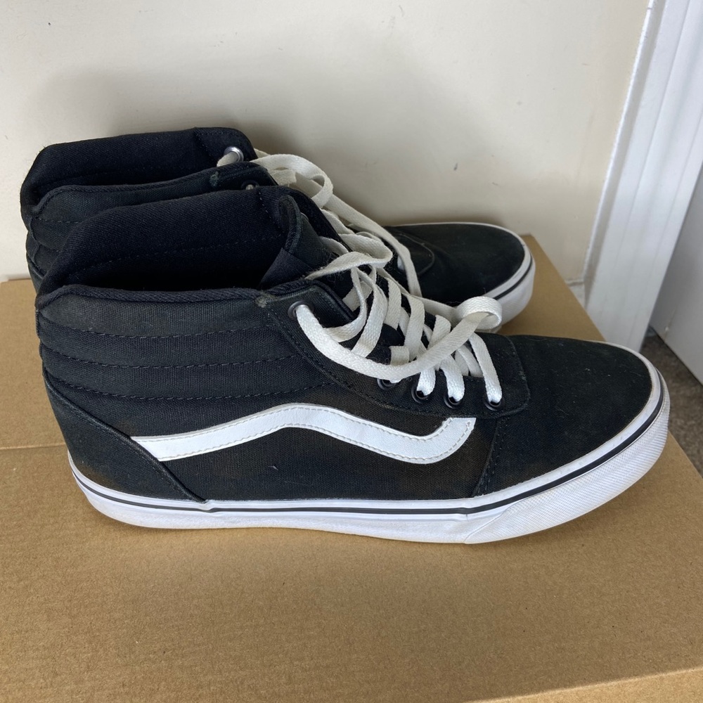 SK8-HI Vans Black and White
